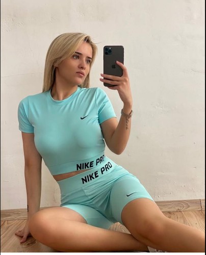 Nike Dri-fit pro 2 piece set crop top & shorts.green women’s workout wear. M.
