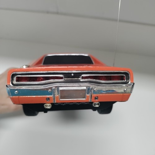 2005 Dukes of Hazzard General Lee RC auto 1/18 Malibu senza telecomando non testato così com'è - Foto 8 di 20