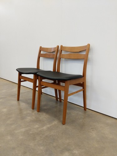 Pair of Vintage Danish / Scandinavian Mid Century Modern Dining Chairs - Picture 6 of 7