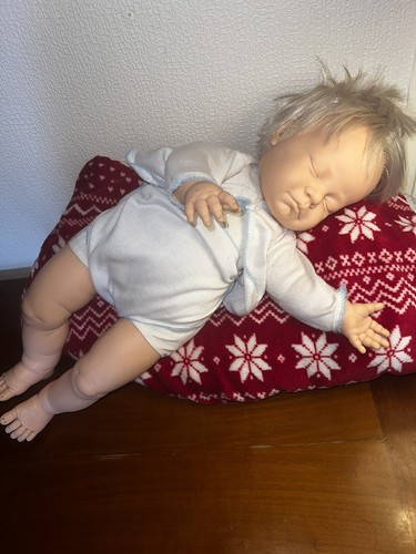 Vintage BERJUSA Realistic Asexual Doll with Blonde Hair / Baby Reborn - Picture 1 of 7