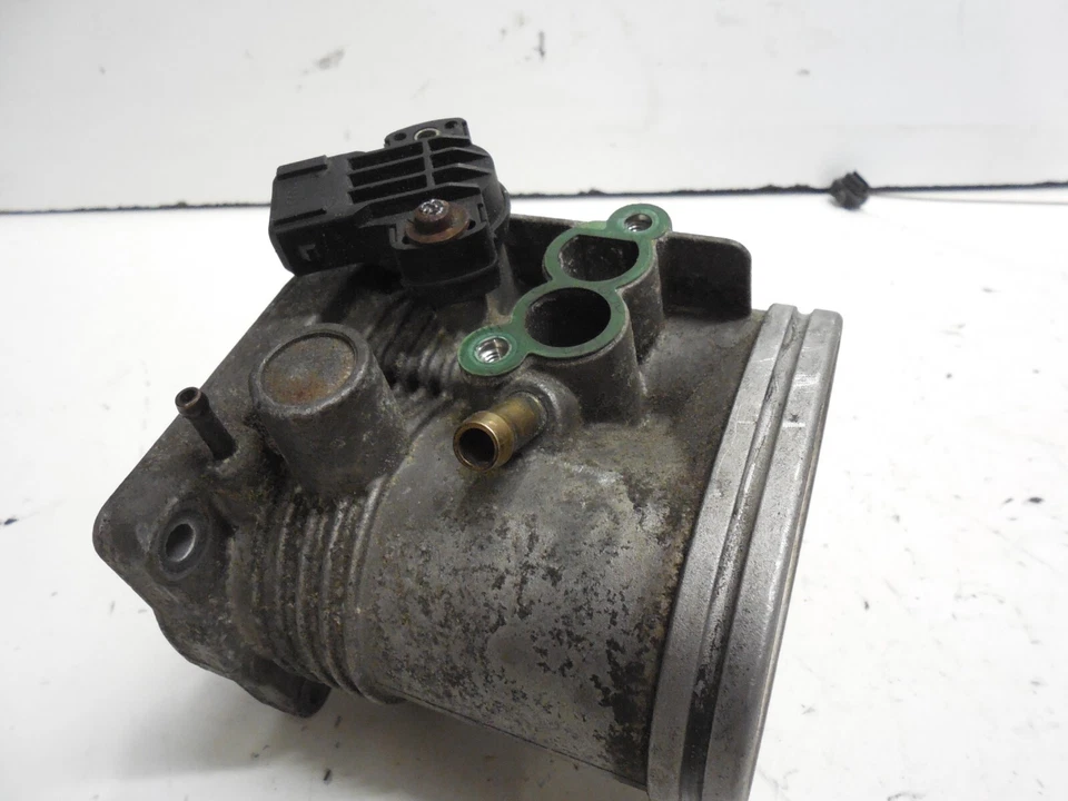 Cuerpo del acelerador BMW E36 1247756 M44 1.9L 96-99 318i 318is 318ic 318ti Z3 Foto 2 de 4