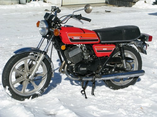 Yamaha RD400 1976 guía de horquilla delantera, cubierta superior 2r8-23115-00-00 - Imagen 5 de 5