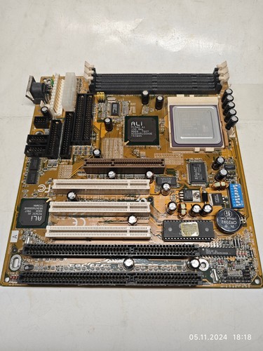 Overclockers SET Gigabyte GA5-AA Motherboard + AMD K6/2+500@K6/3-600 256 K cache