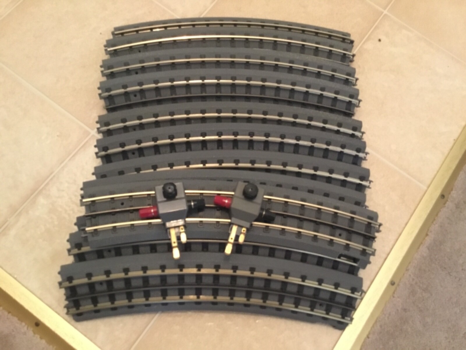 MTH REALTRAX 0-54 USED SOLID RAIL 12 pcs FULL CIRCLE with FREE SHIPPING INCLUDED MTH REALTRAX 0-54 USED SOLID RAIL 12 pcs FULL CIRCLE with FREE SHIPPING INCLUDED