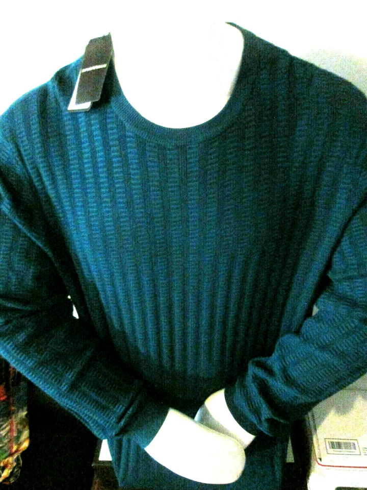 ETIQUETA NEGRA EMPORIO ARMANI-VERDE AZULADO COSTILLA VISCOSA TEJIDO A MANO-$300-2XL Foto 4 de 4