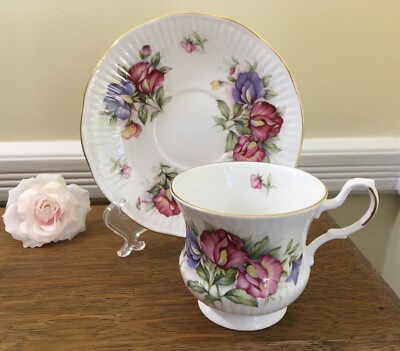 Made in England Blue & Pink Pretty Sweet Pea Floral Bone China Teacup & Saucer
