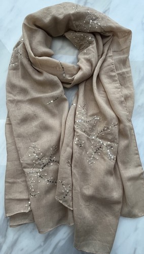 Sciarpa con foglie ricamate taglia grande splendida scialle hijab avvolgente - Foto 2 di 8