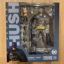 MAFEX No. 105 Batman HUSH