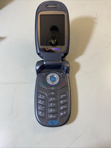 OEM Verizon Wireless LG VX8300 V Cast Music Flip Phone & Charger W Box CD Manual - Picture 15 of 24