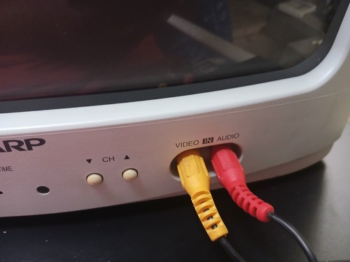 Sharp 13G-M150 13" White CRT TV Front RCA Inputs - Retro Gaming - Picture 4 of 7