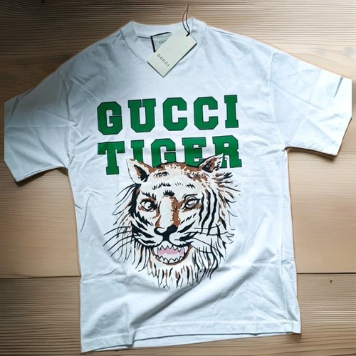 Unisex Gucci Tiger Tshirt Size Medium 🐯