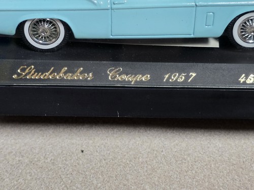 Solido #4521, 1957 Studebaker Hard Top Coupe, 2 Tone Blue - Picture 2 of 6
