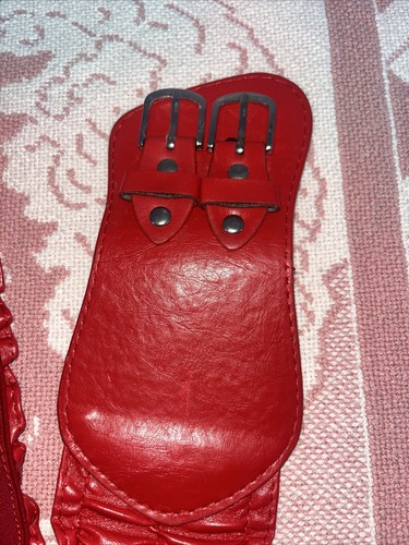 Vintage Red Ladies Belt Elasticated PVC 10-14 Ruffled Two Strap Buckle Y2K - Picture 2 of 7