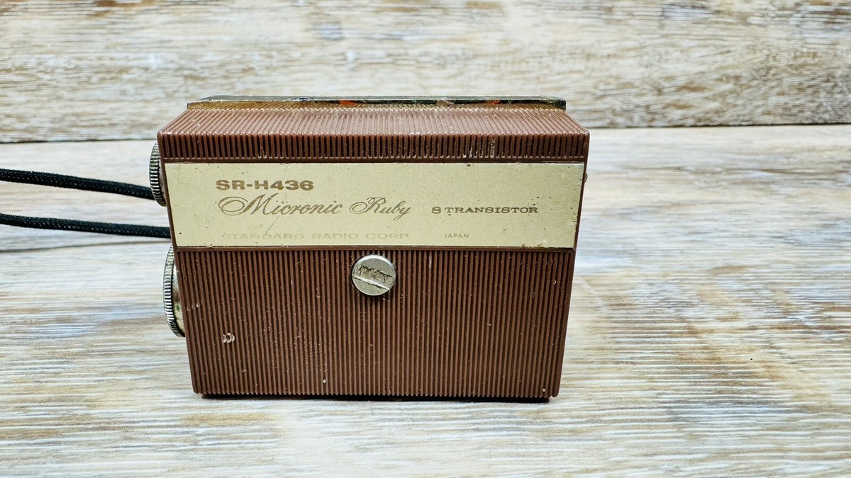 Vintage Standard Micronic Ruby SR-H436 8-Transistor Radio Vintage Standard Micronic Ruby SR-H436 8-Transistor Radio