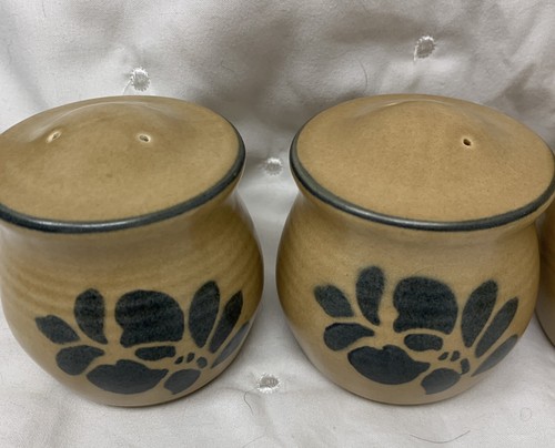 Pfaltzgraff - Salt/pepper, Creamer, Sugar Bowl, Napkin Holder, Vase, Butter Dish - Picture 2 of 12