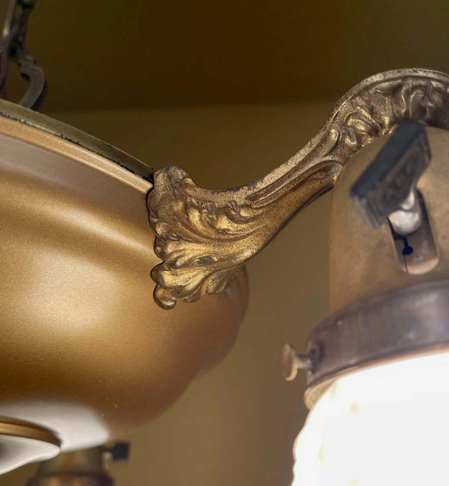 Lámpara de araña vintage de hoja de acanto con iluminación de los años 20 de Williamson Foto 3 de 4