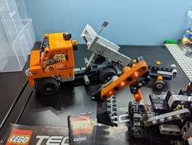 Retired Rare LEGO TECHNIC: Roadwork Crew 42060 with manuals See Other Listings!!
