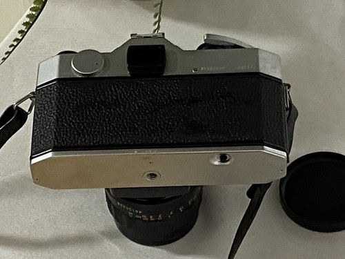 Vintage SLR Yashica TL-Electro With Auto Yashinon DS 50mm 1.9 Lens - Picture 21 of 24