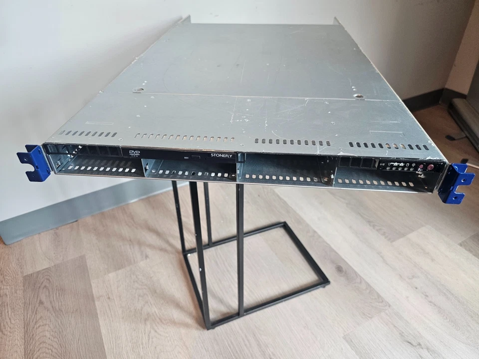 Supermicro X7DBT Dual Server Intel Xeon 4 GB RAM NO HDD - Image 2 of 4