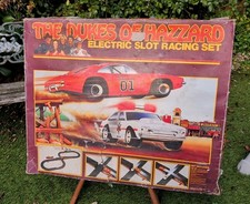 VINTAGE DUKES OF HAZZARD ELECTRIC SLOT CAR RACING SET GENERAL LEE BOXED IDEAL