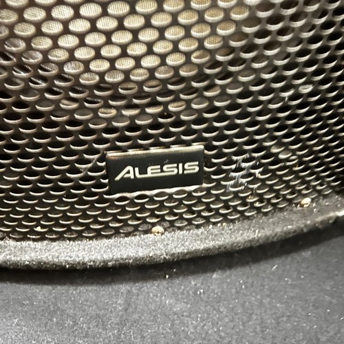 Alesis PA Speakers Pair Carpeted 4 Ohm 240w Peak Audio Sound Gear Disco Band - Picture 3 of 18