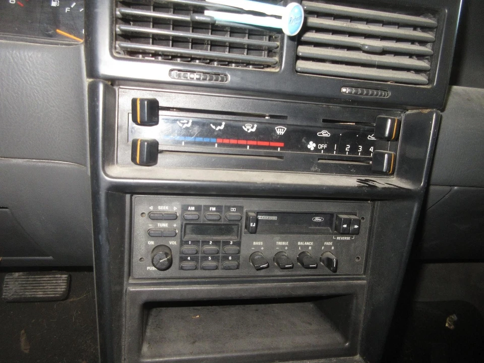 Used Windshield Wiper Motor fits: 1991 Mercury Capri Grade A - Image 4 of 4