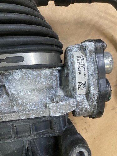 Ford 2018 6,8 V10 admisión ML4E20 - Imagen 3 de 5