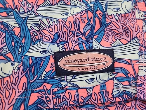 Vineyard Vines Men's Bass Coral Papaya Printed Chappy 7" Swim Trunks - Picture 2 of 6