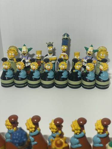 The Simpsons 3D 32 Piece Chess Set Collectors Complete Set Rare Vintage 2002 - Picture 2 of 3