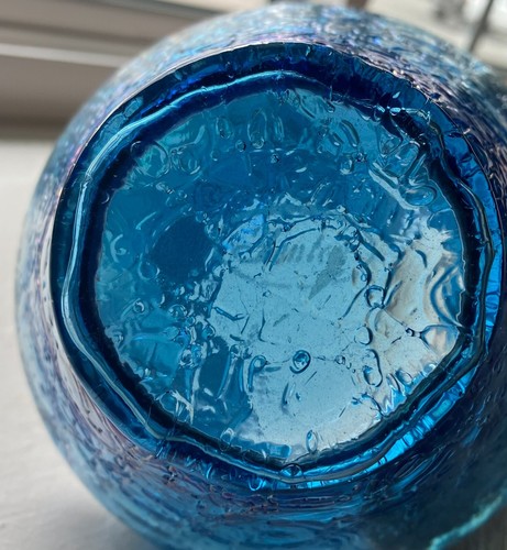 Fenton Twilight Blue Iridescent 6" Crackle Vase w/Ruffled Rim - Picture 3 of 4