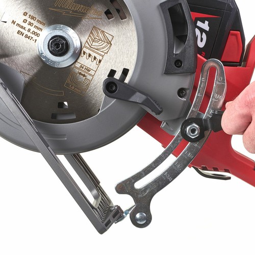 Sierra circular Milwaukee 190 mm mango trasero 18V - M18FCSRH66-0 - 4933471444 - Imagen 6 de 12
