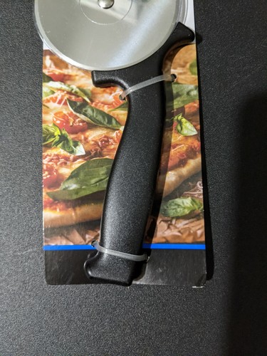 Cortador de pizza Mainstays con hoja de acero inoxidable accesorios de cocina - Imagen 3 de 5