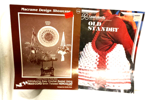 Lot/ Vtg Macramé Pattern Craft Booklets (2) Old Standby, Macrame Design Showcase - Picture 1 of 5