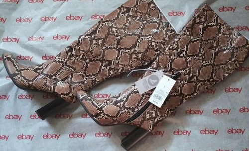Nuevo UN NUEVO DÍA Talla 7 BRANDEE Botas de Moda Tacón Hasta la Rodilla Patrón Serpiente Taupe - Imagen 3 de 4