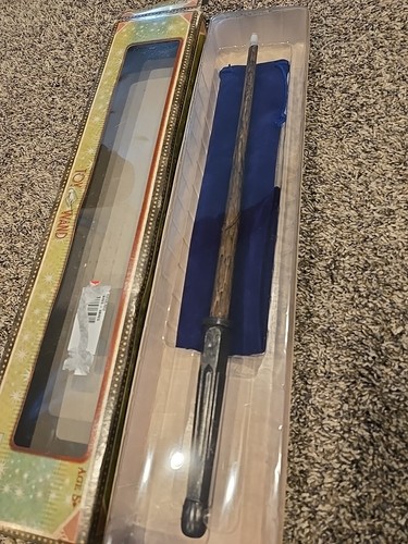 Universal Studios Wizarding World of Harry Potter Wand (READ) - Picture 2 of 5