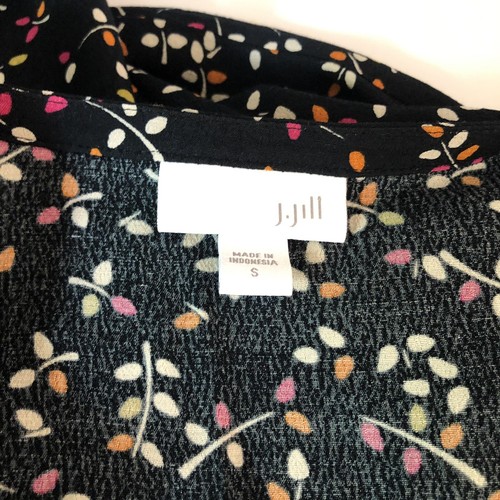 J Jill Black Ribbon Cheerful Leaves Tie Front Blouse Size Small Lightly Textured - Picture 12 of 12
