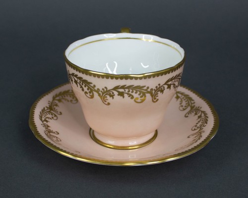 Aynsley England Pink & Gold Scroll Cup & Saucer Bone China Vintage - Picture 3 of 6