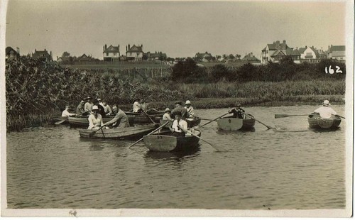 W JARVIS JETTY STUDIO CLACTON - BOATING LAKE CLACTON C1930 - Picture 1 of 2