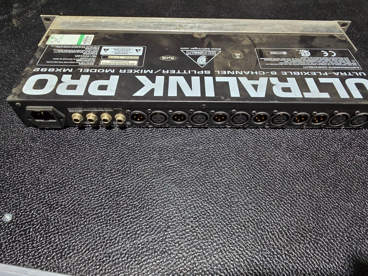 Behringer Ultralink Pro MX882 Ultra-Flexible 8-Channel Splitter
