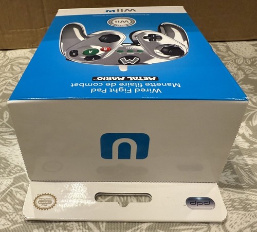 METAL MARIO FIGHT PAD - WIred PDP - Nintendo Wii U Wii U Controller Boxed Unused - Picture 5 of 6