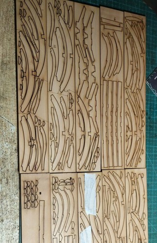 1/72 HMS Grando Cross Section Wooden Model Ship Kit - Picture 9 of 11