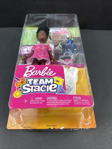 Mattel Barbie Team Stacie African American Chemist Puppe 2018 selten GBK58 LESEN - Bild 11 von 12