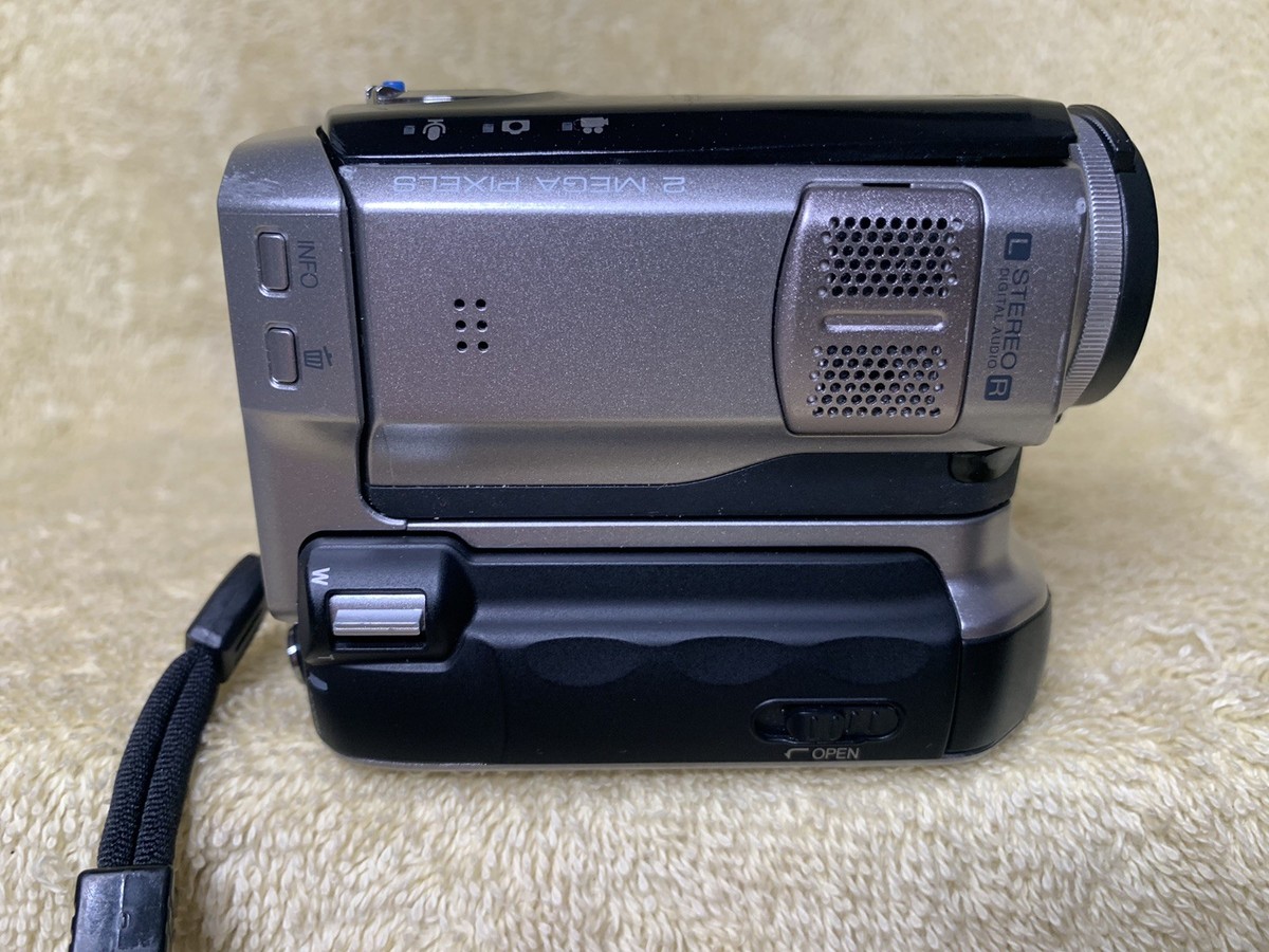 ビクター　HDD ビデオカメラ　GZ-MC200 Amazon | JVCケンウッド ビクター ハードディスクムービー