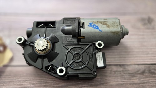 2006-2011 BMW 3-Series E90 Sunroof Motor Part # 6761-7193398 - Bild 3 von 3