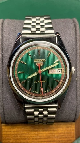 Vintage Seiko 5 Green Dial Day/Date, 6309 Automatic Men's Wristwatch 1970s-1980s