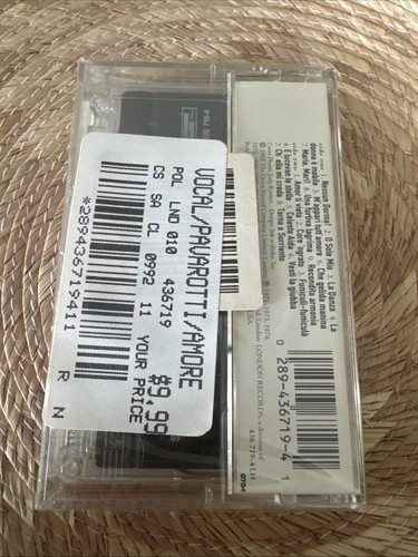 Amore by Pavarotti (Cassette, 1992) - In Packaging but Case is Cracked - Picture 2 of 3