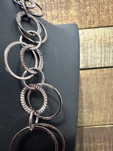 Collar de eslabones circulares para mujer Daisy Fuentes tono cobre oscuro/bronce - Imagen 6 de 9
