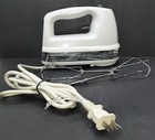 CUISINART Hand Mixer  Electric 7 Speed LED Display 2 Beaters GREAT CONDITION