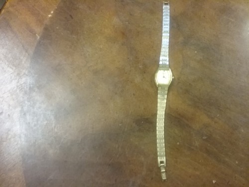 Vintage Ladies Citizen Quartz Gold Tone Watch 2030-948793 - Picture 2 of 3