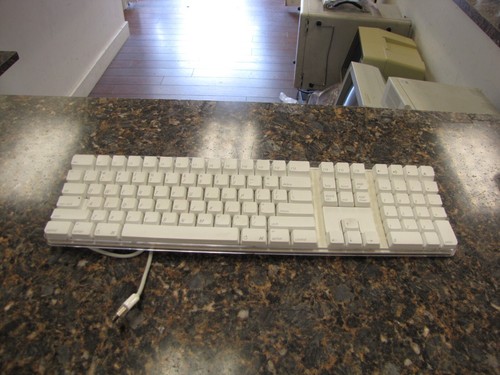 Vintage Apple A1048 USB Wired Keyboard - LQ2